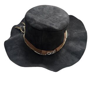 Peter Grimm women's poly suede leather hat. Black Wide Brim-with Brown Band